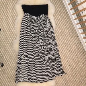 Chevron Strapless Print Maxi dress black white L bow tie
